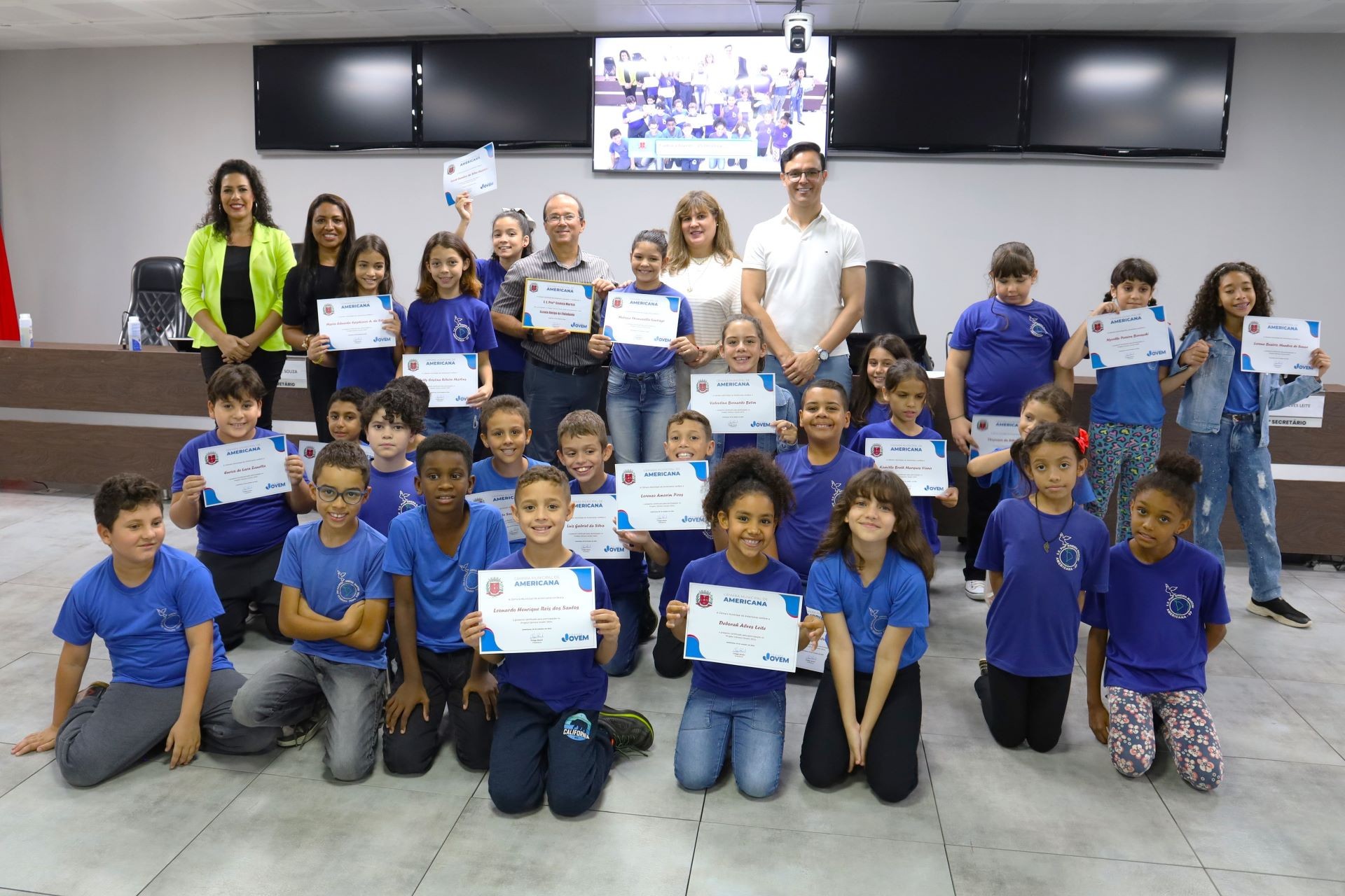 Câmara Jovem: alunos da EE Profª Sinésia Martini participam da sessão simulada no Plenário