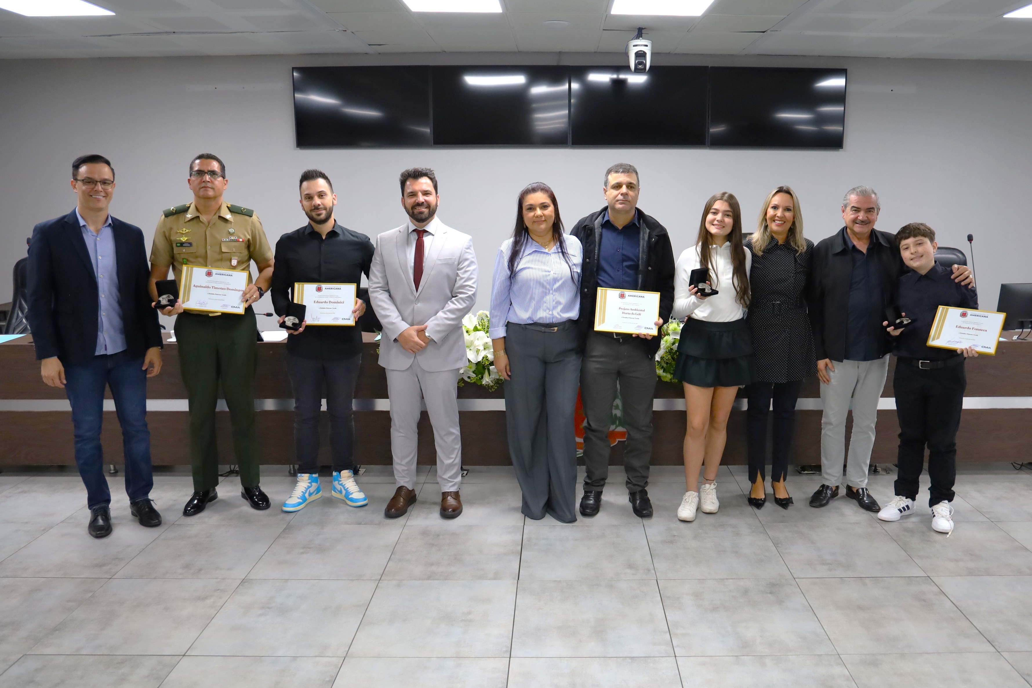 Medalhas Princesa Tecelã são entregues pela Câmara em sessão solene